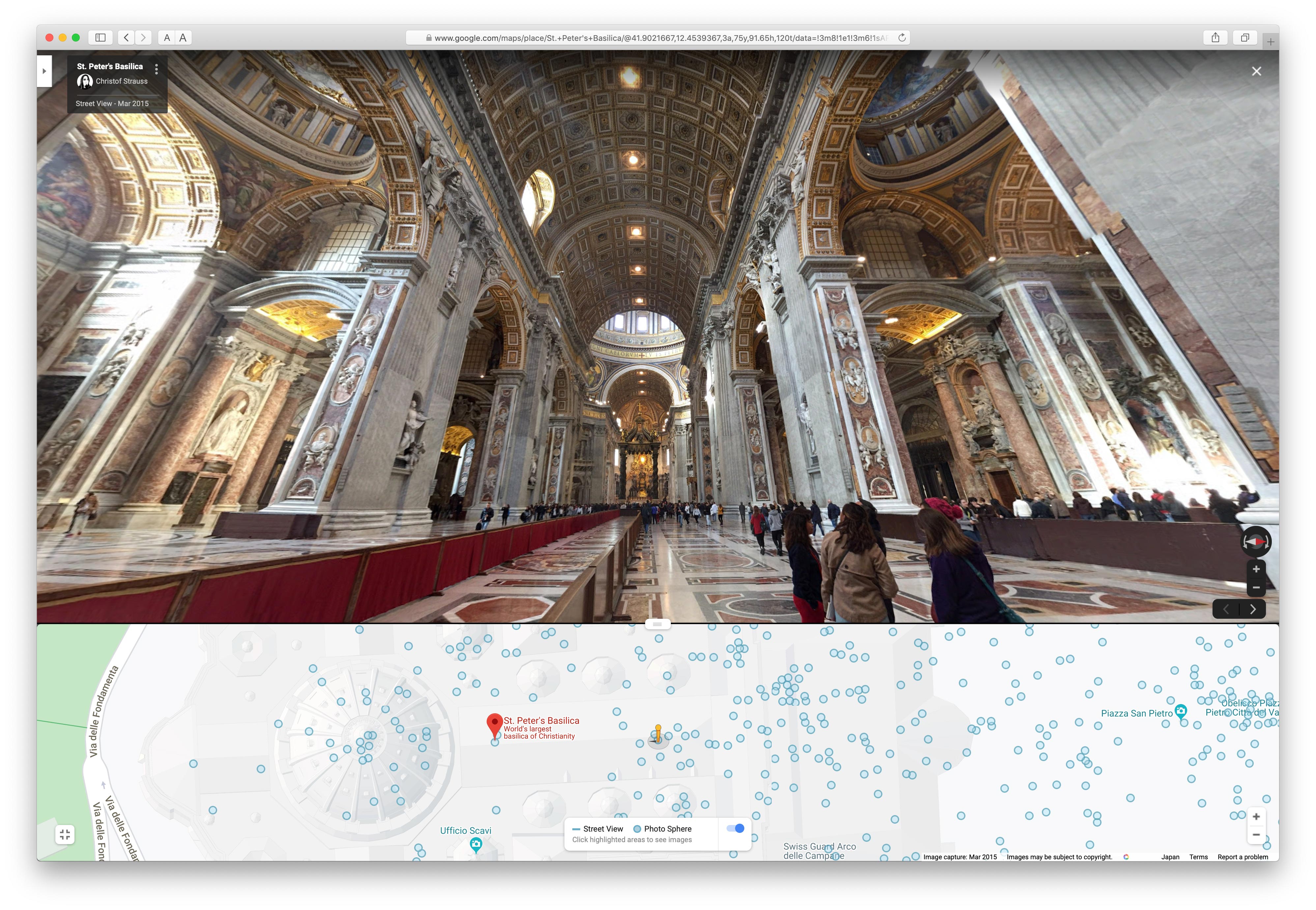 Google Maps のストリートビューでサン・ピエトロ大聖堂の中を見ている様子